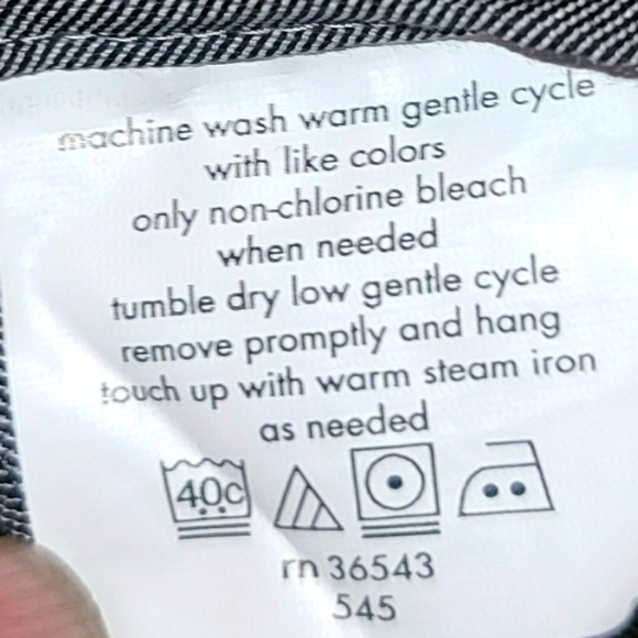 Calvin Klein Button Down 34x35 x17 - Picture 5 of 6